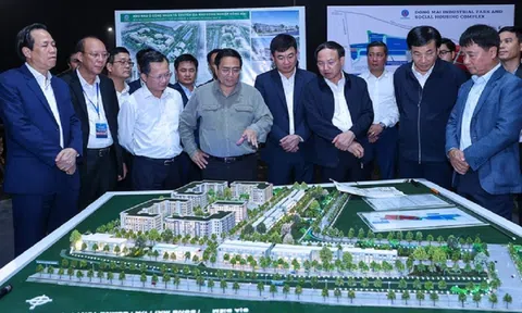 Thủ tướng khảo sát khu công nghiệp Đông Mai (Quảng Ninh)
