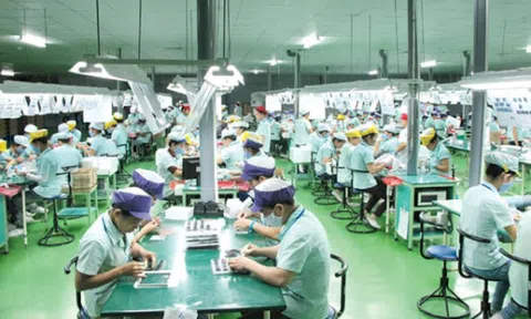 Bố trí nhân viên làm thêm giờ vượt mức quy định, người sử dụng lao động bị phạt như thế nào?