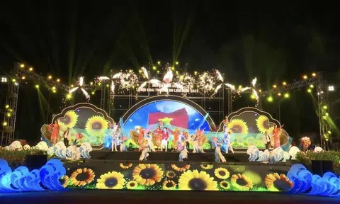 Hà Tĩnh: Ấn tượng đêm khai hội du lịch Cẩm Xuyên