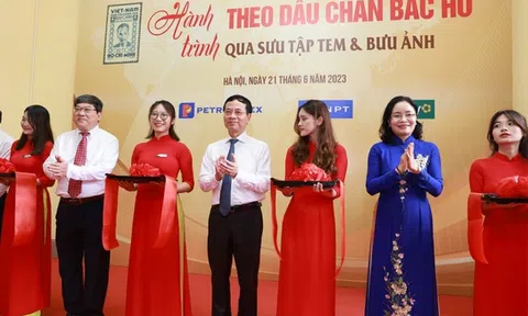 Triển lãm “Hành trình theo dấu chân Bác Hồ qua sưu tập tem và bưu ảnh”