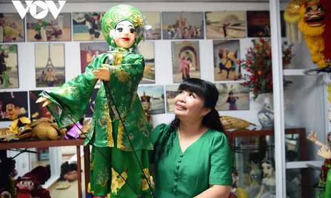 Người nghệ sĩ dùng rối cạn kể chuyện văn hóa Việt Nam