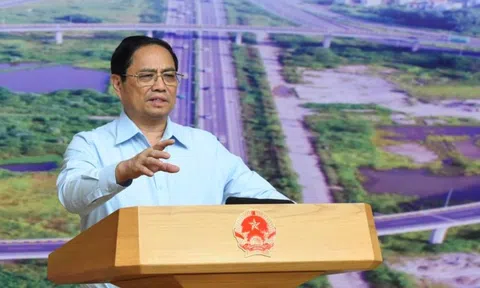 Thủ tướng: Thần tốc hơn nữa trong triển khai các công trình, dự án trọng điểm ngành GTVT