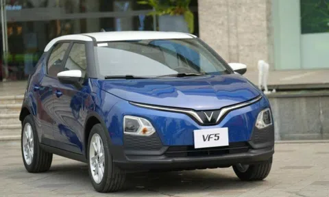 VinFast bàn giao 3.042 ô tô điện trong tháng 7/2023