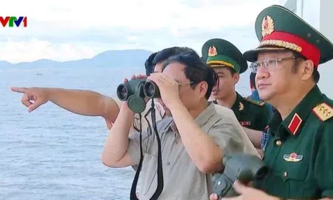 Thủ tướng Phạm Minh Chính kiểm tra tình hình sạt lở tại đồng bằng sông Cửu Long