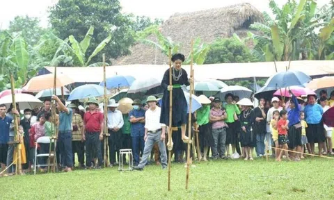 Tái hiện lễ hội "Đi Tết nhà ngoại - Pay Tái" tại tỉnh Yên Bái