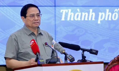 Thủ tướng: Tháo gỡ khó khăn, phân cấp, phân quyền tối đa để phát triển TPHCM