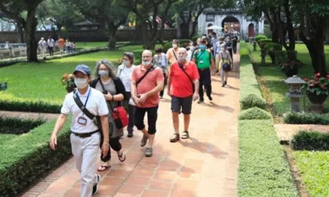 Hà Nội đón 1,8 triệu lượt khách du lịch trong tháng 11