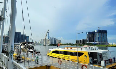 Hà Nội: Đề xuất xây dựng hành lang buýt đường thủy chạy trên sông Hồng