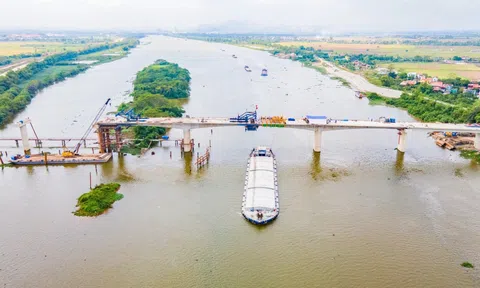 Hợp long cầu Bến Mới nối Nam Định - Ninh Bình