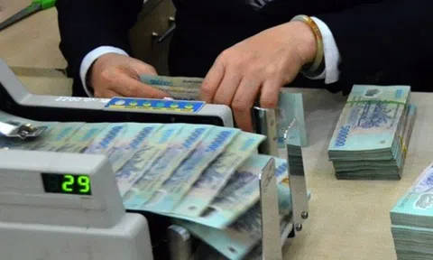 Lãi suất tăng đột biến, dòng tiền nhàn rỗi đổ mạnh về ngân hàng