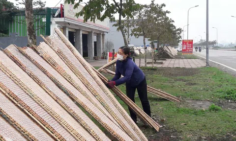 Hà Tĩnh: Làng bánh đa nem làm cả ngày lẫn đêm vẫn không kịp hàng trả khách