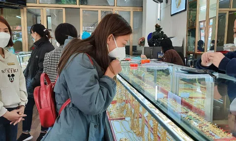 Giá vàng liên tục xoay chiều, giao dịch ở Nghệ An trầm lắng