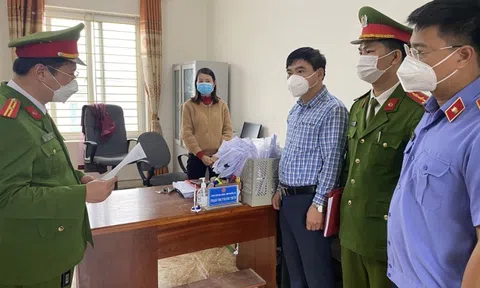 Hai công chức địa chính xã bị bắt vì nhận tiền làm hồ sơ đất