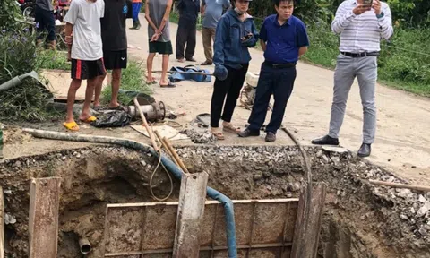 Nghệ An: Vỡ đường ống dẫn nước thải, dân chịu khổ cả tháng trời