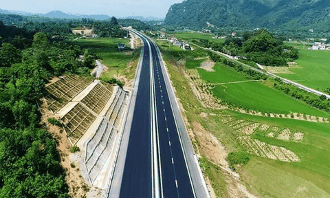 Công điện của Thủ tướng Chính phủ chỉ đạo đẩy nhanh tiến độ các dự án đường bộ cao tốc quan trọng quốc gia, trọng điểm