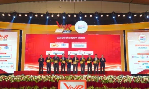 Bee Logistics liên tiếp 3 năm lọt Top 10 Công ty Logistics uy tín