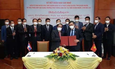 Bí thư tỉnh Khăm Muộn (Lào) thăm, chúc Tết cán bộ nhân dân  tỉnh Quảng Bình