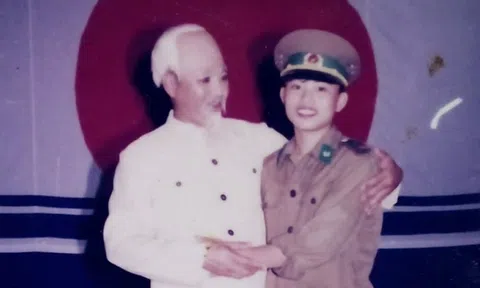 Kỷ niệm với nghệ sỹ Tiến Hợi trong vai Bác Hồ về thăm Quảng Bình