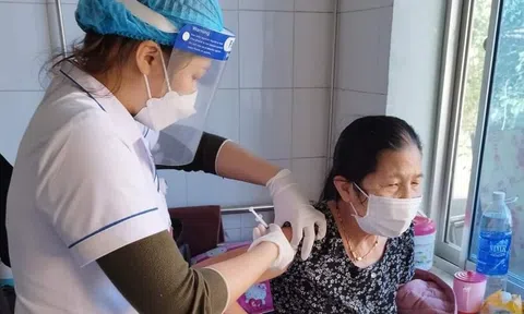 Quảng Bình: Ca nhiễm cộng đồng vượt số lượng cao, tỉnh chỉ đạo tích cực tiêm vaccine cho dân