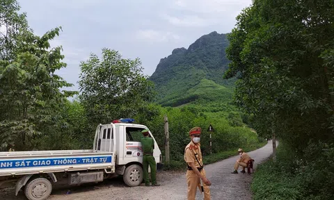 Quảng Bình - Bài 2: Vì sao xe có dấu hiệu chở quá tải hiên ngang tung hoành?