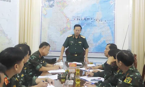 Chùm ảnh:  Quân - dân sẵn sàng chống bão Noru