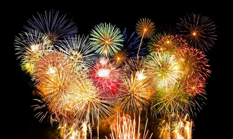 Hà Tĩnh tổ chức bắn pháo hoa chào mừng kỷ niệm 65 năm Ngày Bác Hồ về thăm Hà Tĩnh