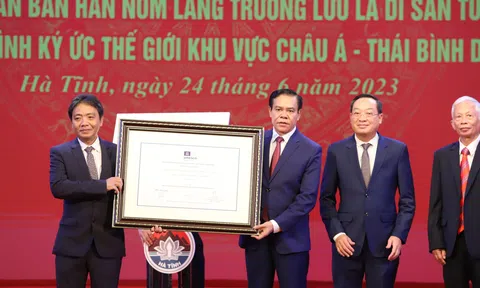 Hà Tĩnh: Long trọng lễ đón Bằng công nhận "Văn bản Hán Nôm làng Trường Lưu là di sản tư liệu Chương trình ký ức thế giới"