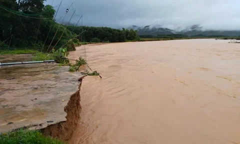 Hà Tĩnh: Mưa lớn gây ngập lụt, nhiều nơi bị sạt lở