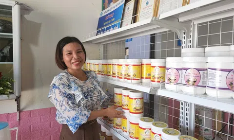 Sản xuất tinh bột nghệ, mỗi năm thu về cả trăm triệu đồng