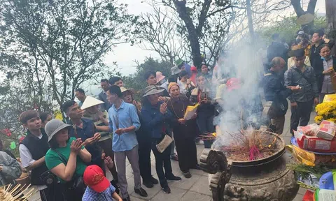 Hà Tĩnh khai hội chùa Hương Tích tôn vinh những giá trị di sản văn hóa đặc sắc