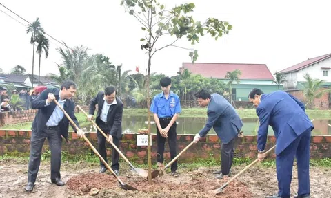 Hà Tĩnh: Sôi nổi lễ phát động trồng cây đầu Xuân