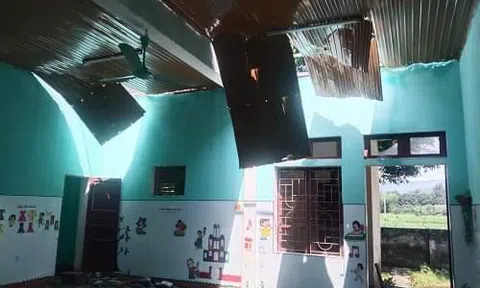 Hà Tĩnh: Lốc xoáy làm hư hỏng nhà dân, trường học