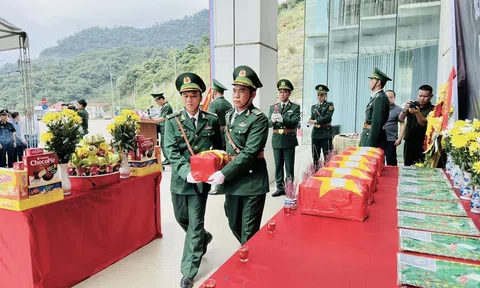 Trang trọng lễ đón nhận và an táng hài cốt liệt sỹ hy sinh tại nước bạn Lào