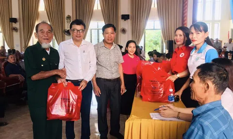 Dành hơn 1,7 tỷ đồng thăm hỏi, tặng quà người có công dịp 27/7