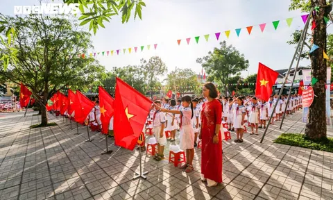 Hơn 374.000 cán bộ, giáo viên, học sinh Hà Tĩnh nô nức bước vào năm học mới