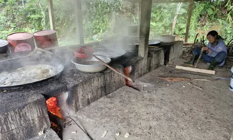 Làng mật mía Thọ Điền ngày đêm đỏ lửa phục vụ thị trường Tết