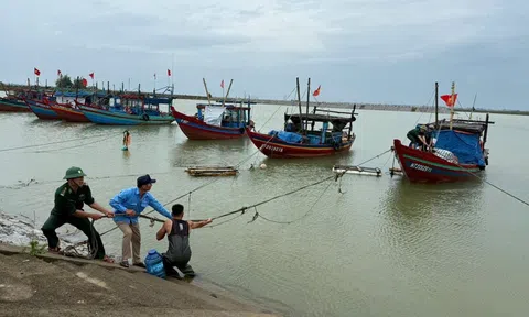 Hà Tĩnh: Cấm phương tiện ra khơi để phòng tránh bão số 3