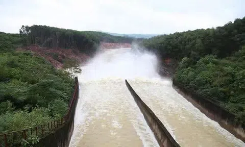 Hà Tĩnh: Đồng loạt xả tràn 7 hồ chứa để ứng phó mưa lớn do bão số 5