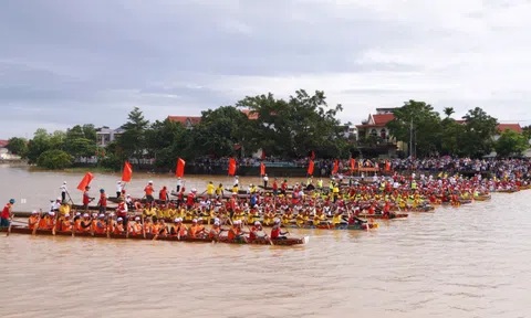 Quảng Trị: Sôi động lễ hội đua thuyền truyền thống chào mừng 80 năm Quốc khánh 2/9