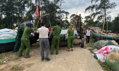 Hà Tĩnh: Cấm biển và di dời hơn 15.000 người dân tránh bão số 10