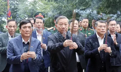 Tổng Bí thư Tô Lâm dâng hương tại Khu di tích lịch sử Quốc gia đặc biệt Đền Hùng