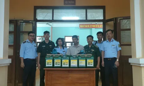 Phát hiện xe khách vận chuyển thuốc bảo vệ thực vật không có tên trong Danh mục thuốc bảo vệ thực vật được phép sử dụng tại Việt Nam