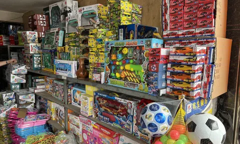 Tịch thu gần 2.000 sản phẩm đồ chơi trẻ em không rõ nguồn gốc xuất xứ