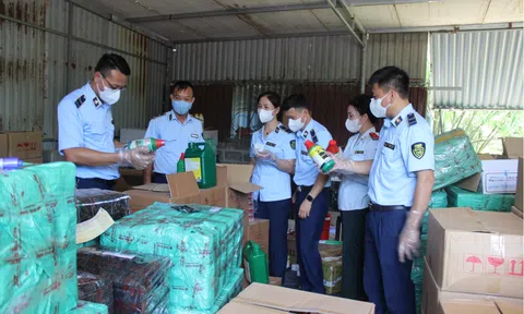 Thu giữ gần 600 chai thuốc trừ cỏ nhập lậu tại thành phố Thái Nguyên