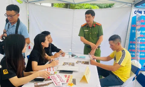 Công an quận Tây Hồ (Hà Nội): Tổ chức Ngày hội tư vấn, hỗ trợ, giới thiệu việc làm cho người lao động trên địa bàn năm 2023