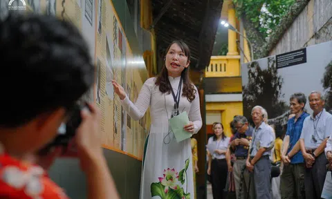 Tổ chức khai mạc Trưng bày chuyên đề "Mầm xanh trên đá" tại di tích Nhà tù Hỏa Lò