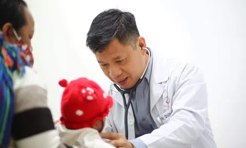 Khám sàng lọc tim miễn phí cho trẻ ở Kon Tum