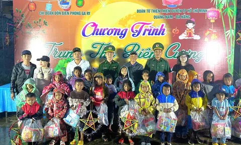 Trao 280 suất quà trung thu cho trẻ em huyện biên giới Tây Giang