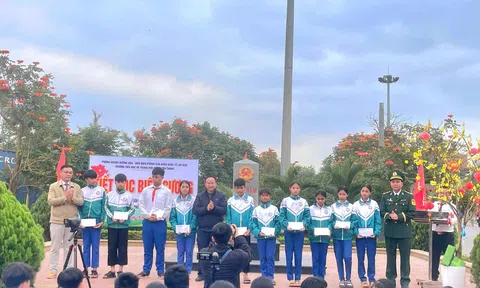 Khơi dậy tinh thần yêu nước qua chương trình 'Tiết Học Biên Cương'