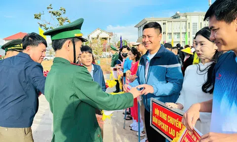 Sôi nổi "Ngày hội Biên phòng toàn dân” tại vùng biên giới thị trấn Lao Bảo